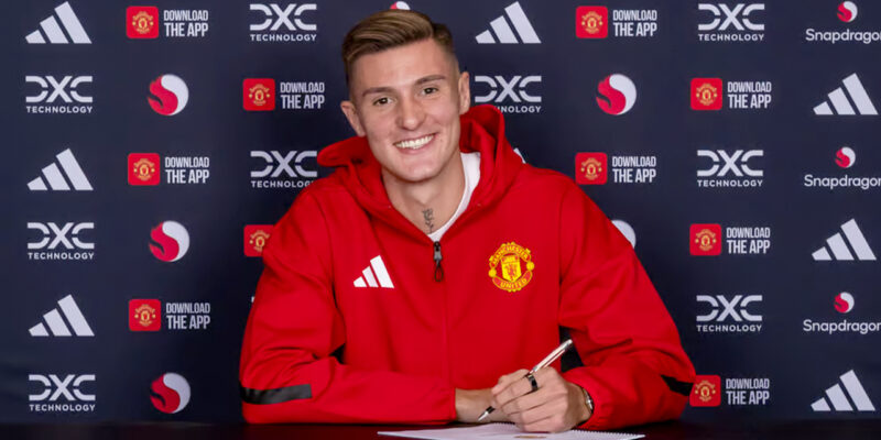 Sesko chính thức khoác áo số 30 tại Manchester United, giữ nguyên số áo từng mặc ở RB Leipzig.