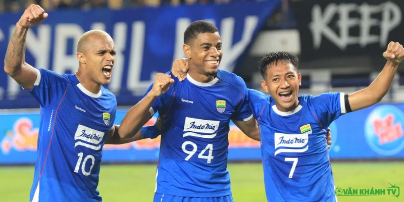 Persib Bandung với đội hình mạnh mẽ tự tin giành chiến thắng trên sân Jepara.