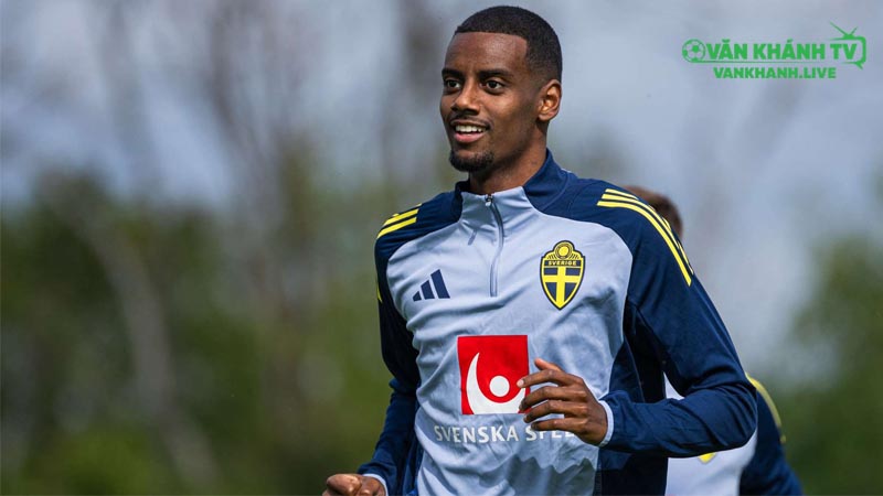 Alexander Isak luyện tập tập trung cùng đội tuyển Thụy Điển trước các trận vòng loại World Cup.